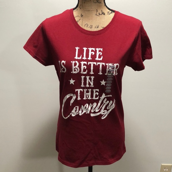 {Farm Fed Clothing} NWT Red "Life Is Better In The Country" Tee - Picture 2 of 8